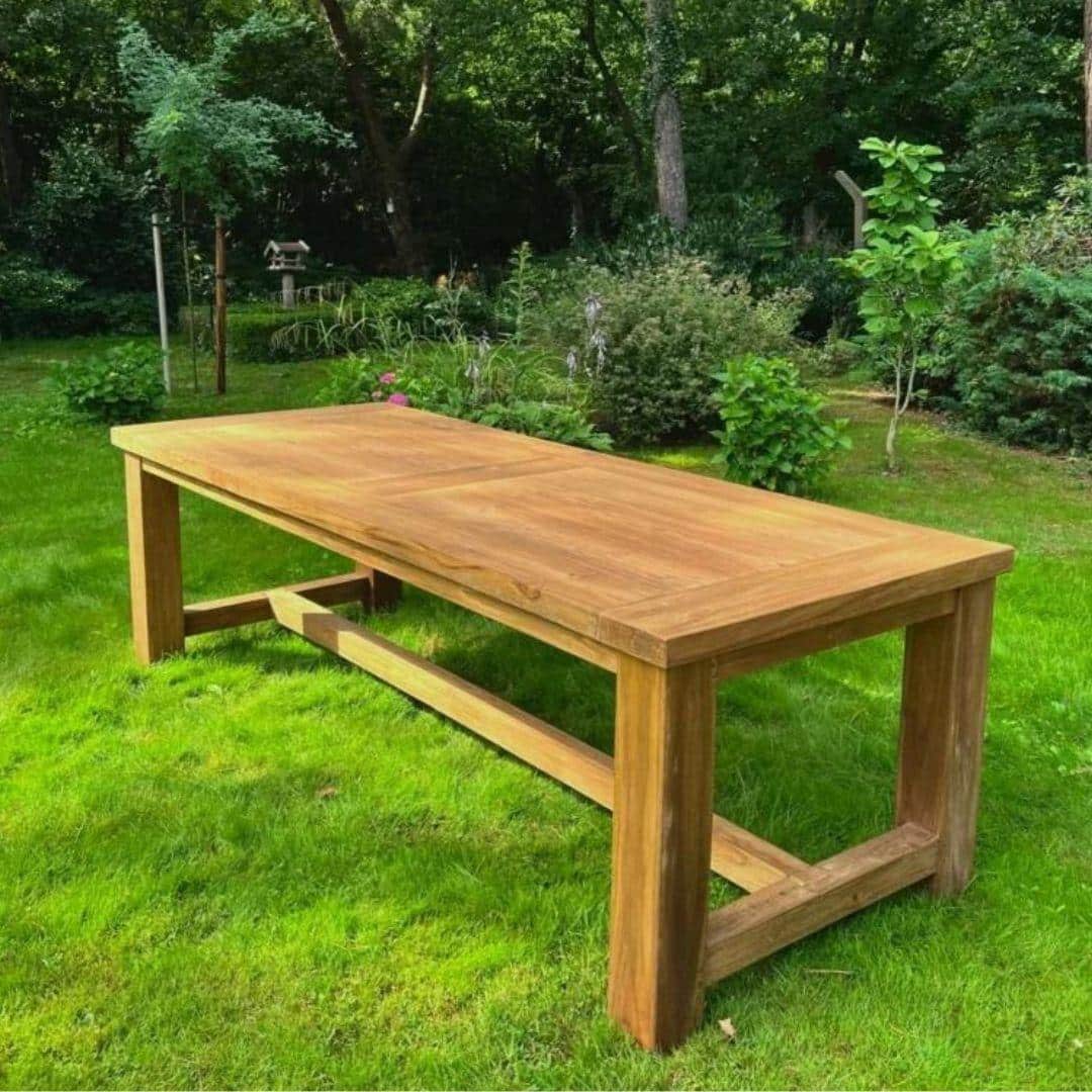 Zware tuintafel geborsteld teakhout