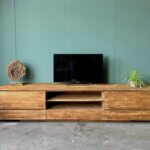 houten tv-meubel met met laden en twee open vakken