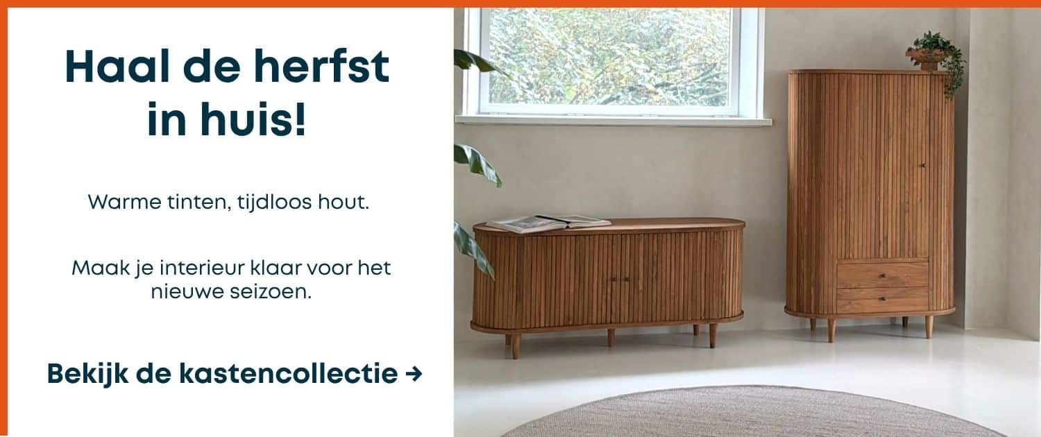 teakhouten-tv-meubel-hangkast-herfst Teakhouten TV meubel en hangkast in woonkamer met herfstsfeer