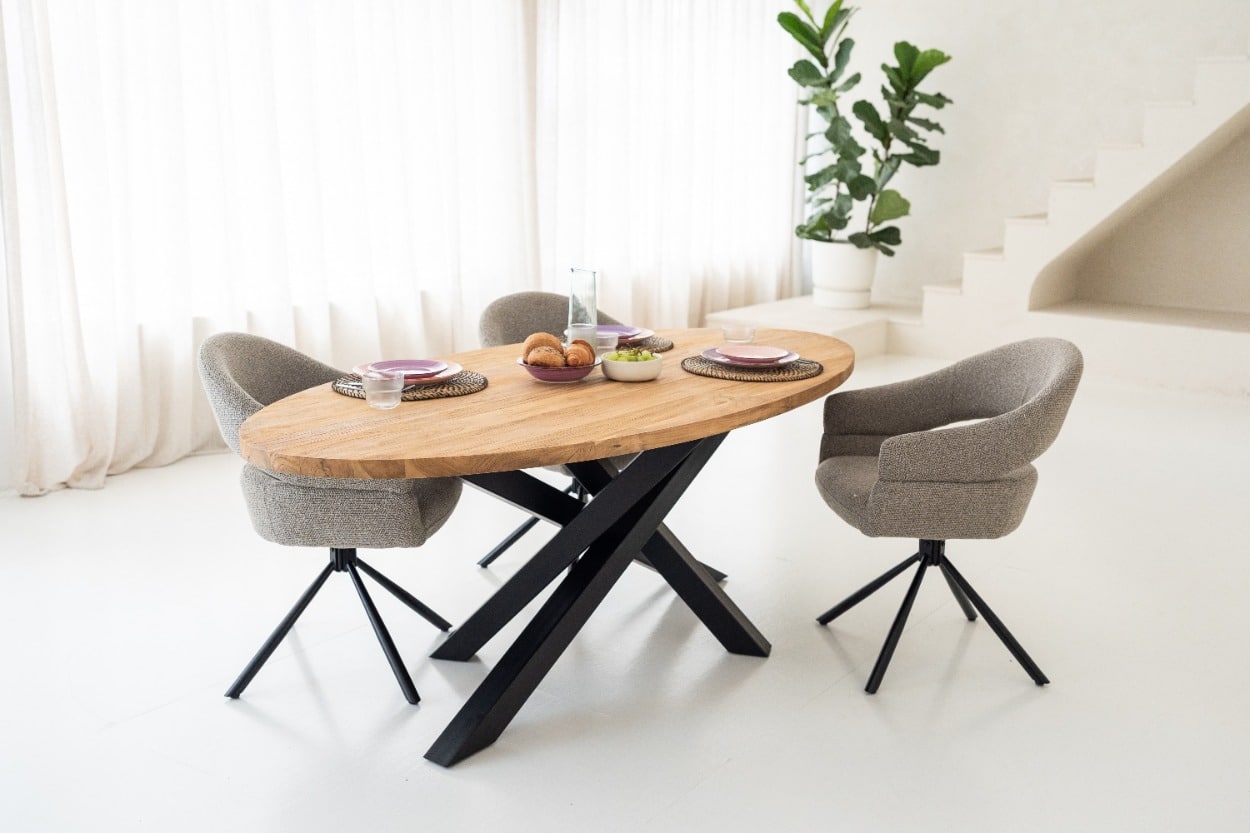 scandinavische-eetkamer-met-teakhout-indoteak